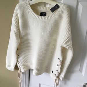 Amber Crombie US trademark sweater